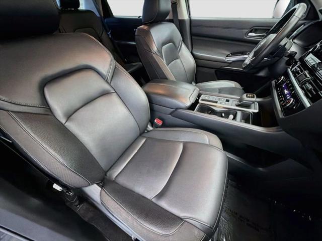 2025 Nissan Pathfinder SL FWD