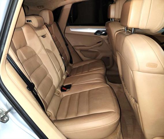 2015 Porsche Macan Turbo