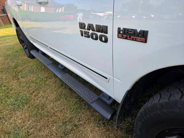 2017 Ram 1500 Night Crew Cab 4x4 57 Box