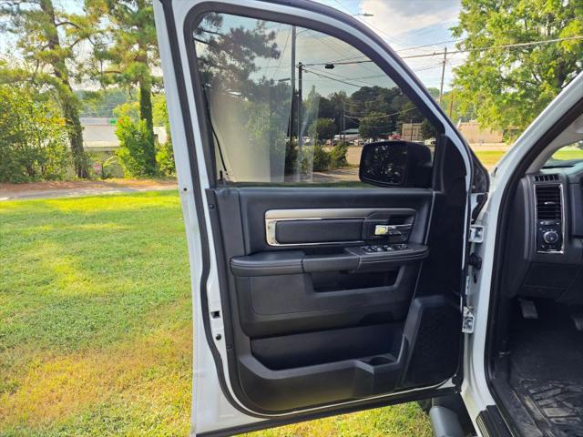 2017 Ram 1500 Night Crew Cab 4x4 57 Box