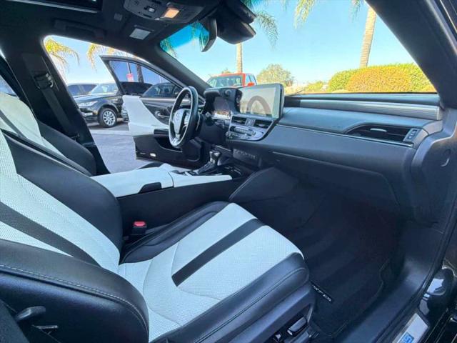2024 Lexus ES 300h F SPORT Handling