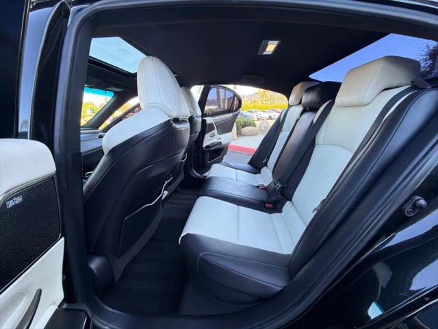 2024 Lexus ES 300h F SPORT Handling
