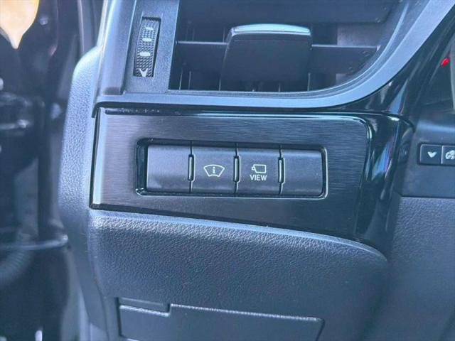 2024 Lexus ES 300h F SPORT Handling