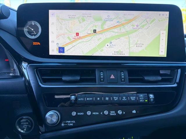 2024 Lexus ES 300h F SPORT Handling