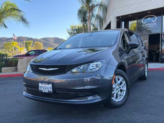 2022 Chrysler Voyager LX