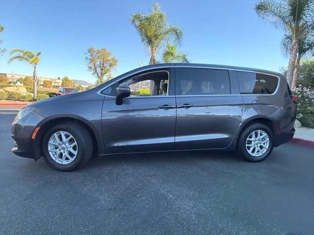 2022 Chrysler Voyager LX