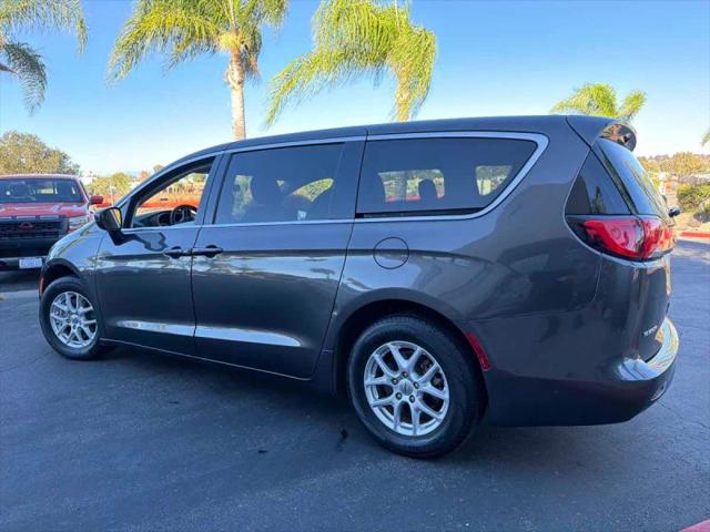 2022 Chrysler Voyager LX