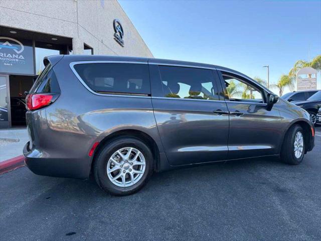 2022 Chrysler Voyager LX