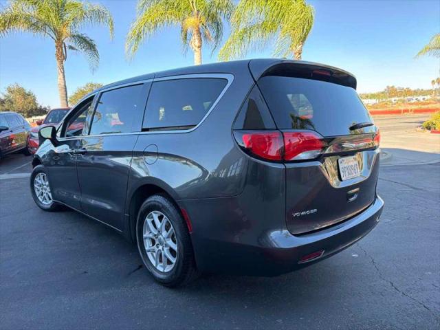 2022 Chrysler Voyager LX