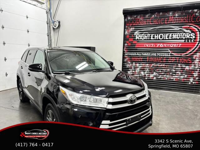 2019 Toyota Highlander LE for sale in Springfield, MO