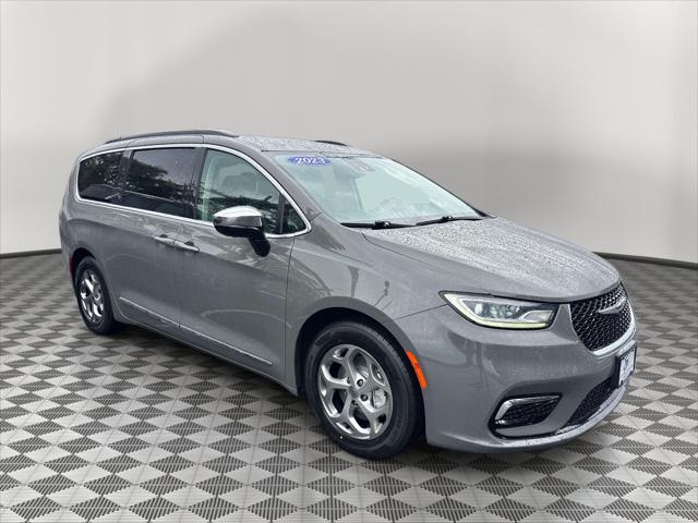 2023 Chrysler Pacifica Limited for sale in Coventry, RI