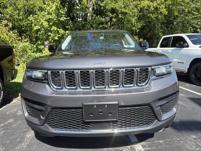 2022 Jeep Grand Cherokee Laredo 4x4