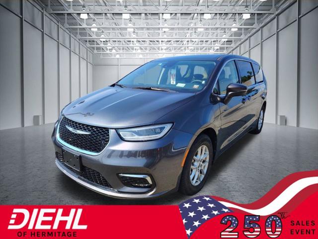 2023 Chrysler Pacifica Touring L for sale in Hermitage, PA