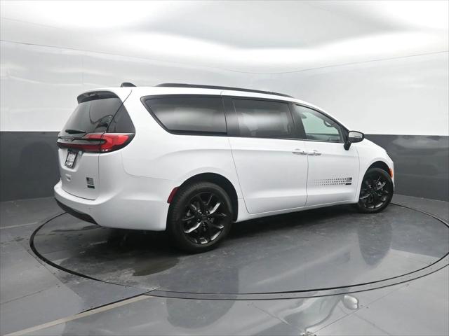 2027 Chrysler Pacifica PACIFICA SELECT AWD 2027 Chrysler Pacifica PACIFICA SELECT AWD