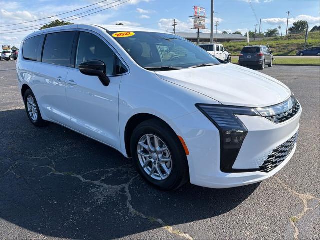 2027 Chrysler Pacifica PACIFICA SELECT