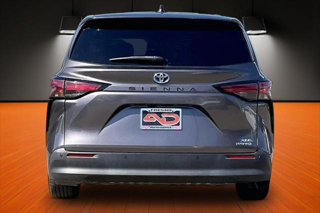2021 Toyota Sienna XLE