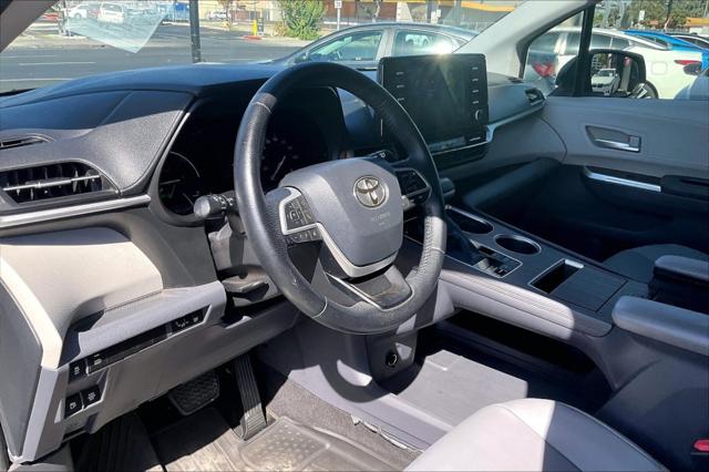 2021 Toyota Sienna XLE