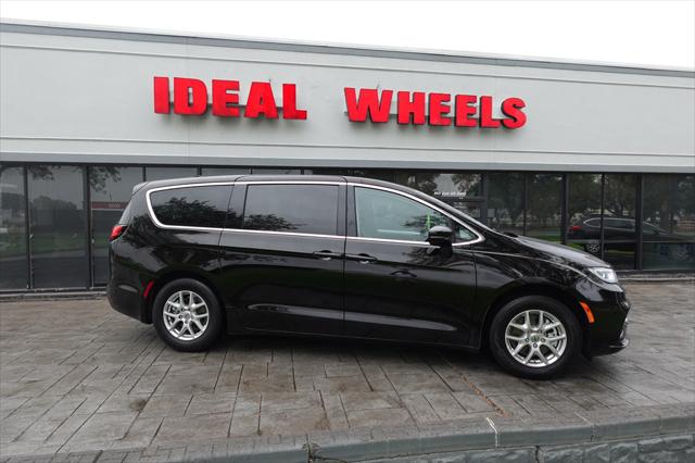 2024 Chrysler Pacifica Touring L for sale in Sioux City, IA