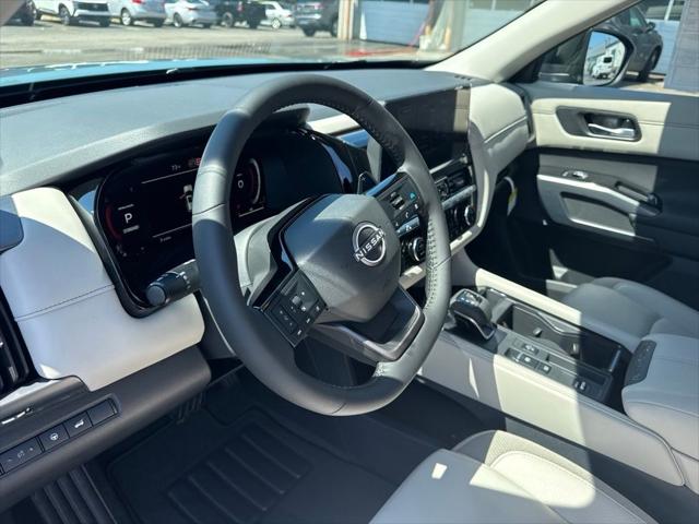 2026 Nissan Pathfinder SL