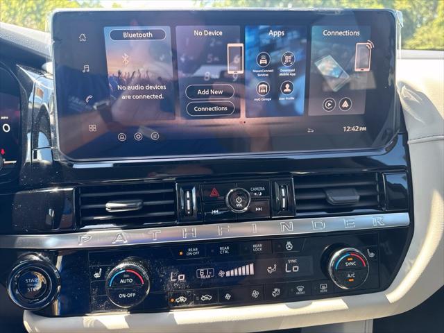2026 Nissan Pathfinder SL