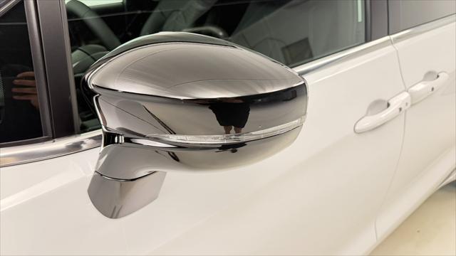2027 Chrysler Pacifica Select AWD