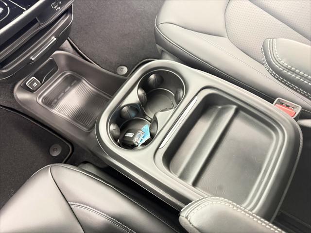 2027 Chrysler Pacifica Select AWD