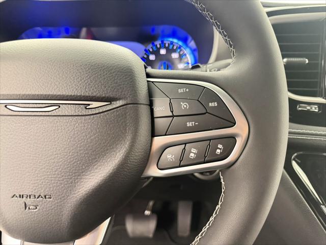 2027 Chrysler Pacifica Select AWD