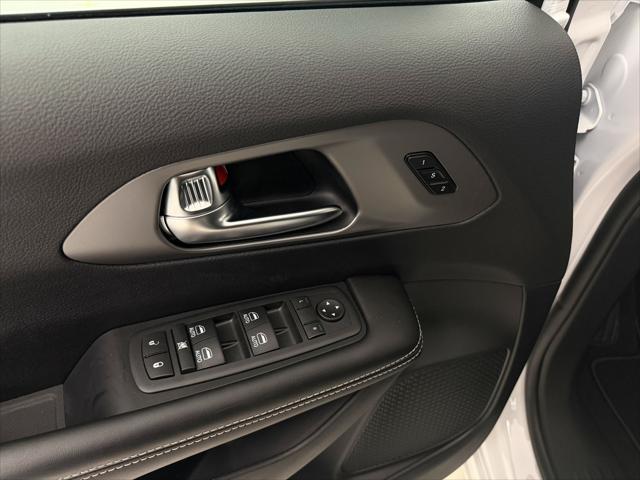 2027 Chrysler Pacifica Select AWD