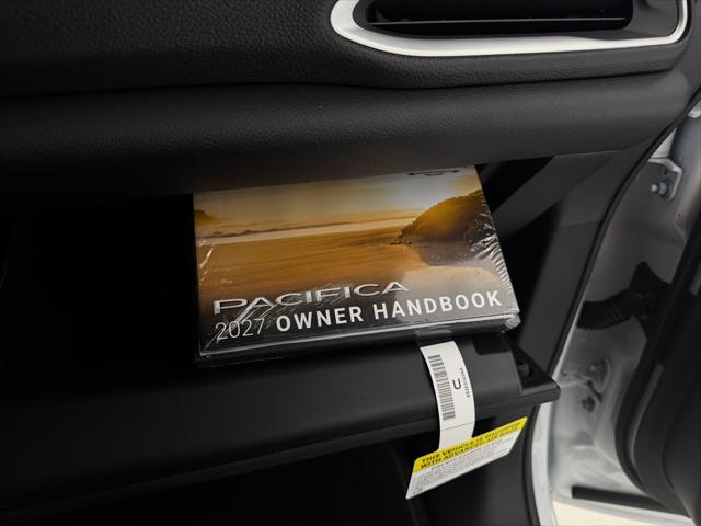 2027 Chrysler Pacifica Select AWD