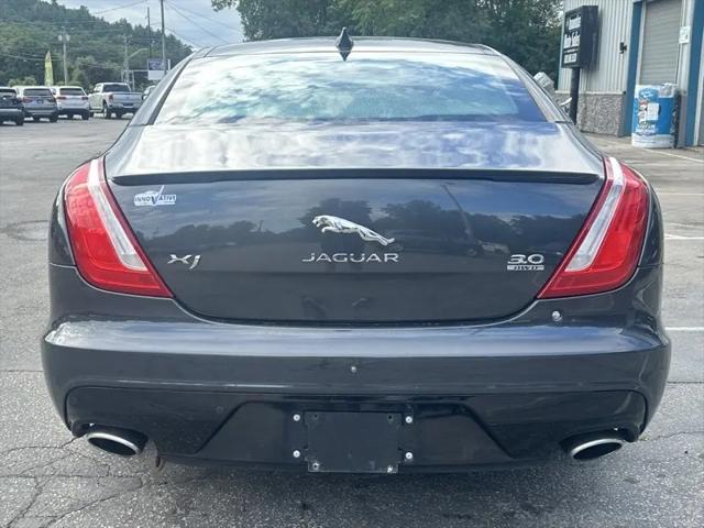 2016 Jaguar XJ R-Sport