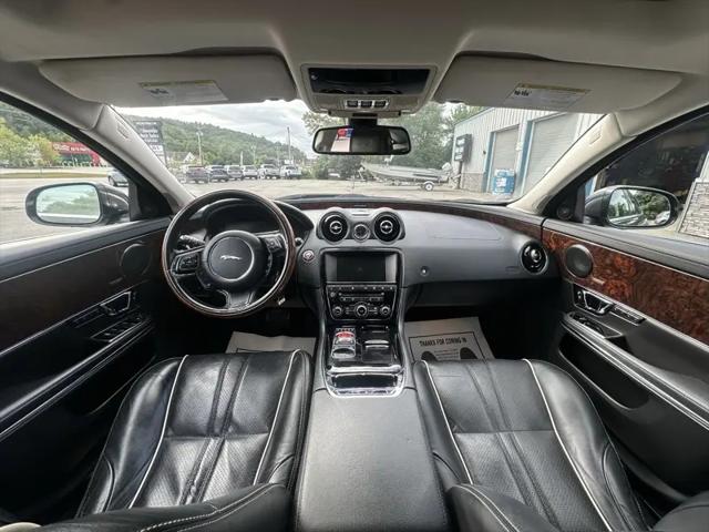 2016 Jaguar XJ R-Sport