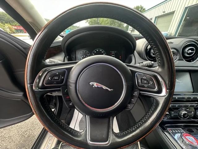2016 Jaguar XJ R-Sport