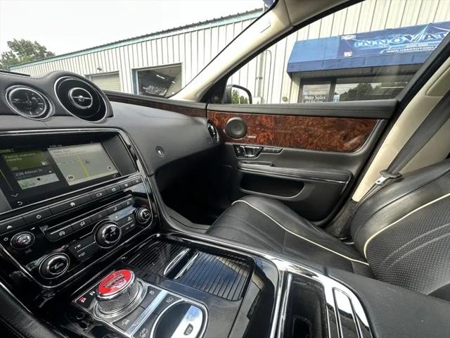 2016 Jaguar XJ R-Sport