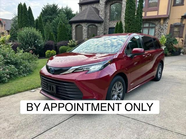 2021 Toyota Sienna LE for sale in Roswell, GA