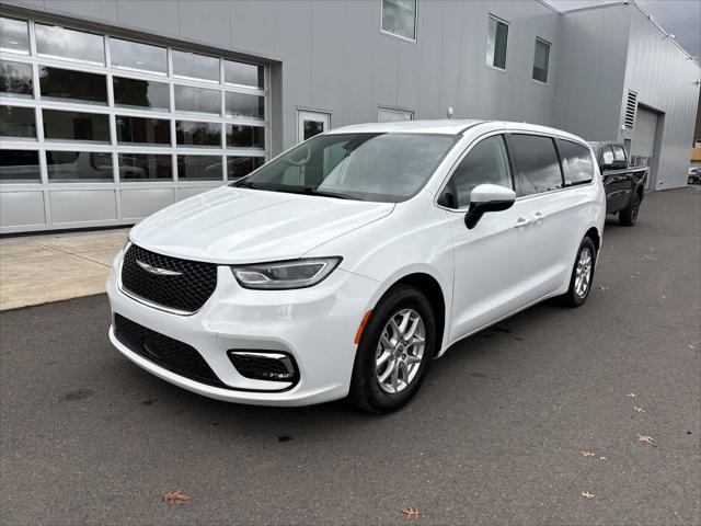 2023 Chrysler Pacifica Touring L for sale in Eugene, OR