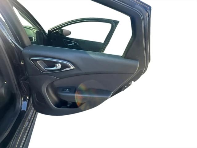2016 Chrysler 200 Limited Platinum