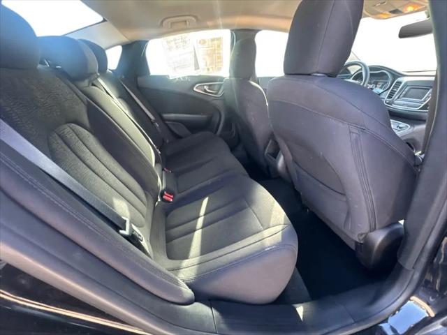 2016 Chrysler 200 Limited Platinum