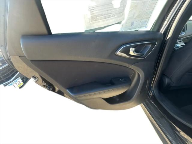 2016 Chrysler 200 Limited Platinum