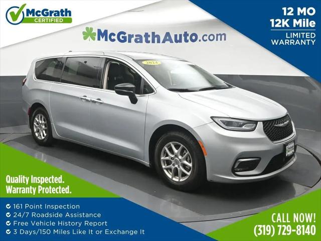2024 Chrysler Pacifica Touring L for sale in Cedar Rapids, IA