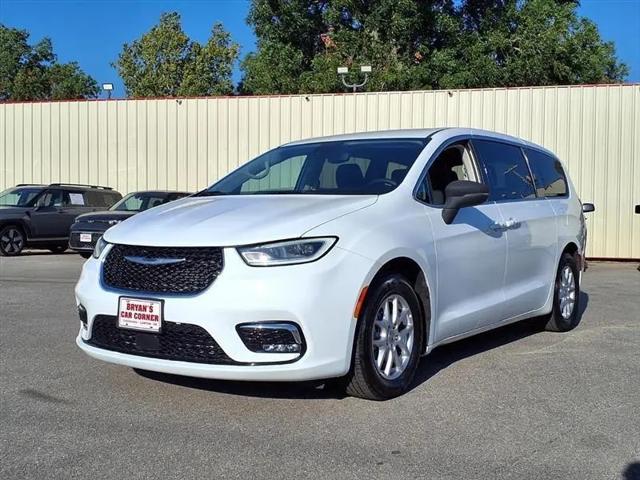 2023 Chrysler Pacifica Touring L for sale in Lawton, OK