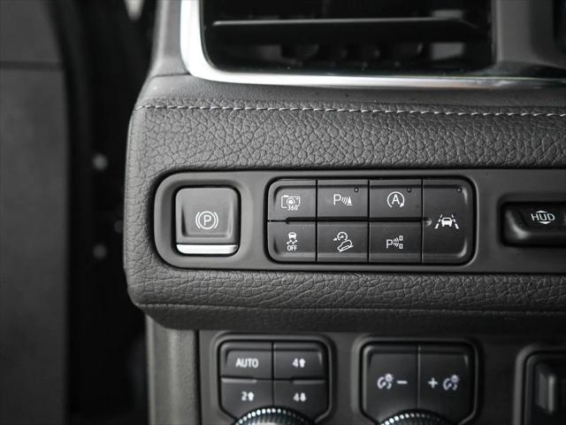 2023 GMC Yukon 4WD Denali