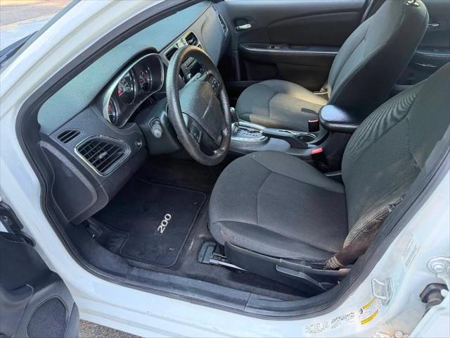 2012 Chrysler 200 LX