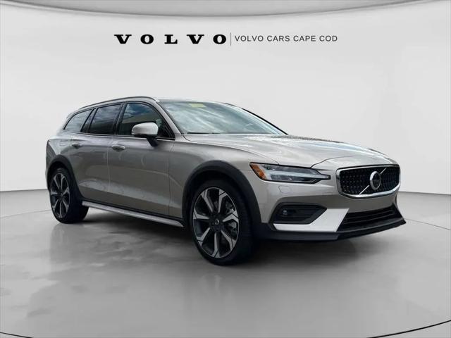 2025 Volvo V60 Cross Country Ultra, B5 AWD Gas mild hybrid for sale in Hyannis, MA