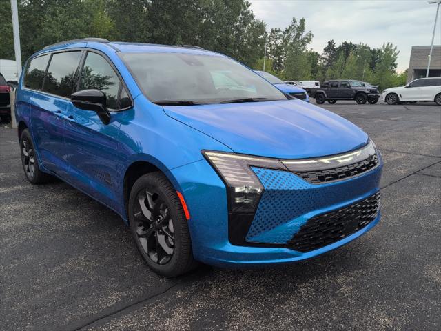2027 Chrysler Pacifica Select for sale in Slinger, WI