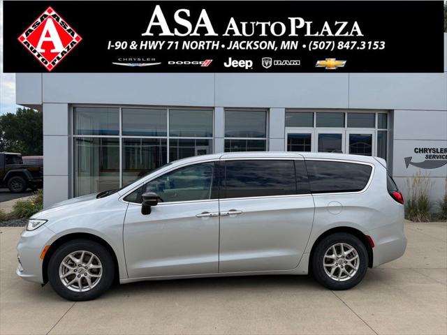 2024 Chrysler Pacifica Touring L for sale in Jackson, MN