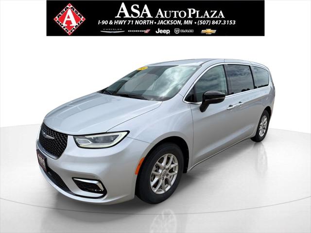 2024 Chrysler Pacifica Touring L for sale in Jackson, MN
