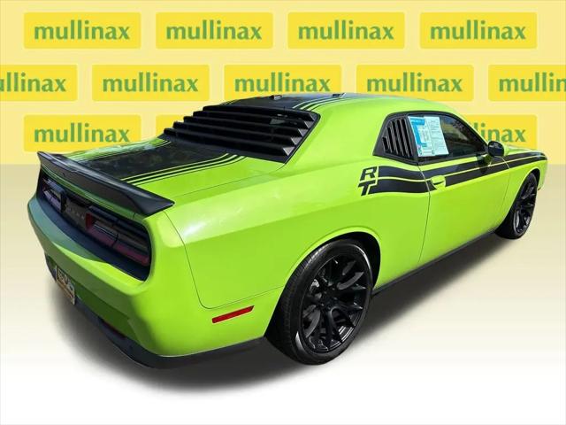 2015 Dodge Challenger R/T Shaker