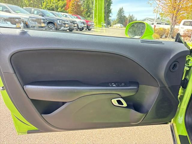 2015 Dodge Challenger R/T Shaker