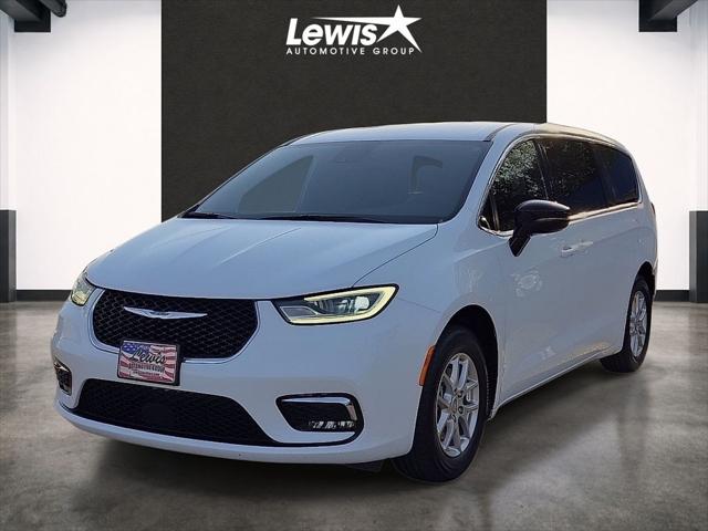 2025 Chrysler Pacifica Select for sale in Fayetteville, AR