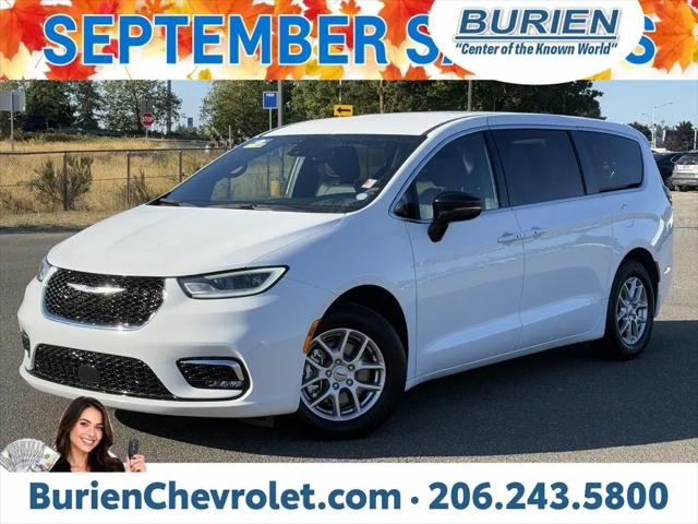 2025 Chrysler Pacifica Select for sale in Burien, WA